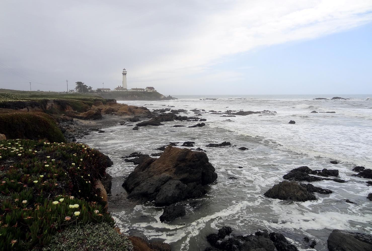 Eventually you came to Pidgin Point Lighthouse where the coast starts to turn to the East into Monterey Bay. The lighthouse is now a Hostel where you can stay the night. See those rocks out there at the right of the picture. That was a fun scuba area... when calm enough